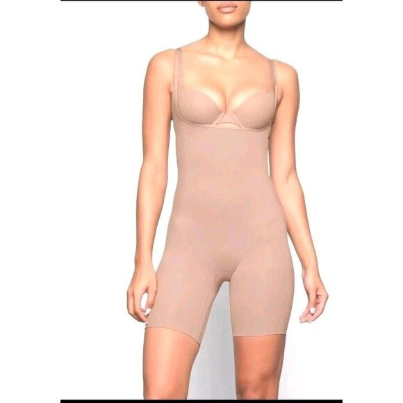 SKIMS Butt Enhancing Shapewear Open Bust Mid Thigh Bodysuit Sz 3X Clay New Open - Picture 1 of 9